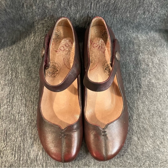 TAOS Sz 9 Velcro Closure Heeled Leather Mary Jane Comfort Shoes - Picture 3 of 11